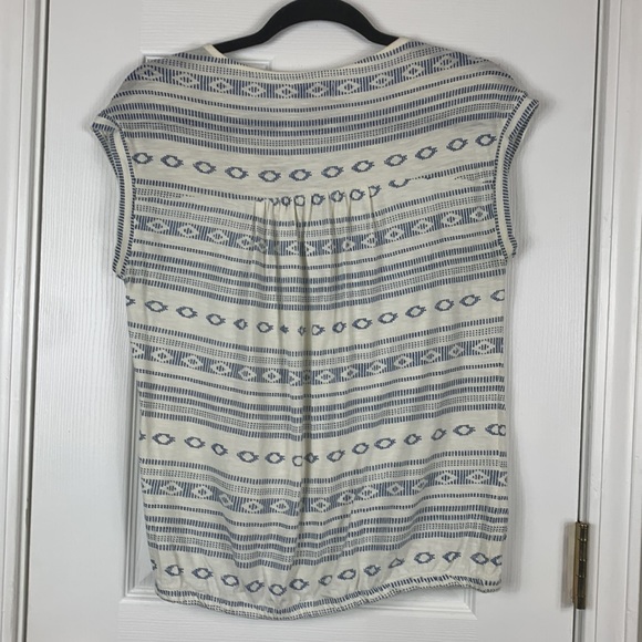 Lucky Brand white with blue flowers and designs size XS. Sleeveless. elastic bot - Picture 6 of 6